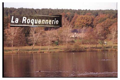 En 1320, il est question des forges &agrave; bras de la For&ecirc;t de Mabio mais les archives sont muettes sur la ferme du m&ecirc;me nom&nbsp;; ce lieu-dit appara&icirc;t aussi en 1639 dans l&rsquo;aveu de Gilles de Talhou&euml;t o&ugrave; il est question des &laquo;&nbsp;bois et taillifs de Mabio contenant environ cinquante journaux, les landes et communs de Mabio d&eacute;pendants de la dite seigneurie de La Gacilly&nbsp;&raquo;. Puis il faut attendre 1769 pour trouver une mention concernant encore ce lieu-dit&nbsp;: &laquo;&nbsp;La seigneurie de la Ville-Juhel en Sixt-sur-Aff, d&eacute;pendant de la seigneurie de Lanouan et d&rsquo;apr&egrave;s le papier de recettes de Jean Tassin en 1769, comprenait la tenue de Mabio pour 33 sols, Jean Royer la fera &agrave; bon.&nbsp;&raquo; Que signifie cette expression&nbsp;? 
