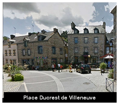 Entre la rue Saint-Vincent et la rue La Fayette, se trouvait le Placis du Cas Rouge qui a &eacute;t&eacute; d&eacute;baptis&eacute; le 2 f&eacute;vrier 1841 par le conseil municipal pour apporter un t&eacute;moignage de reconnaissance &agrave; M. Emile Ducrest de Villeneuve pour les services qu&rsquo;il a rendu &agrave; La Gacilly surtout dans la lutte pour le retour du chef-lieu de canton dans cette commune