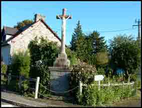 C&rsquo;est la seule croix en granit de La Gacilly