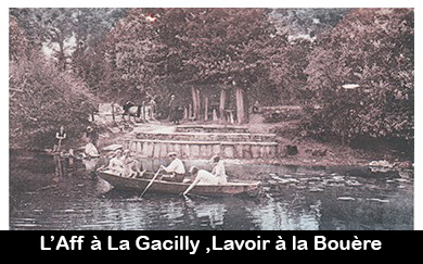 promenade en barque sur l&rsquo;Aff &agrave; La Gacilly