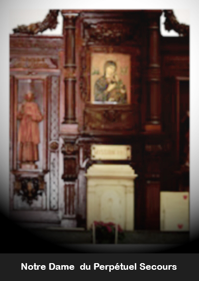 Datant du d&eacute;but du XX&deg; si&egrave;cle, cet autel est en marbre et orn&eacute; d&rsquo;un retable en ch&ecirc;ne de Hongrie ; ce bois fut choisi pour sa jolie couleur mais aussi parce que, en s&eacute;chant, il ne se fend que tr&egrave;s difficilement. Il est de style renaissance, soi-disant, pour mieux s&rsquo;harmoniser avec l&rsquo;ensemble de l&rsquo;&eacute;glise. Il est vraiment remarquable par ses lignes qui se d&eacute;tachent parfaitement et par ses sculptures tr&egrave;s fouill&eacute;es.

