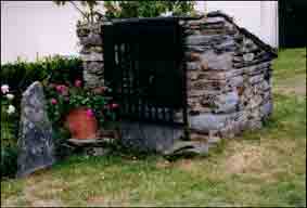 plan carr&eacute; en moellons de schiste 