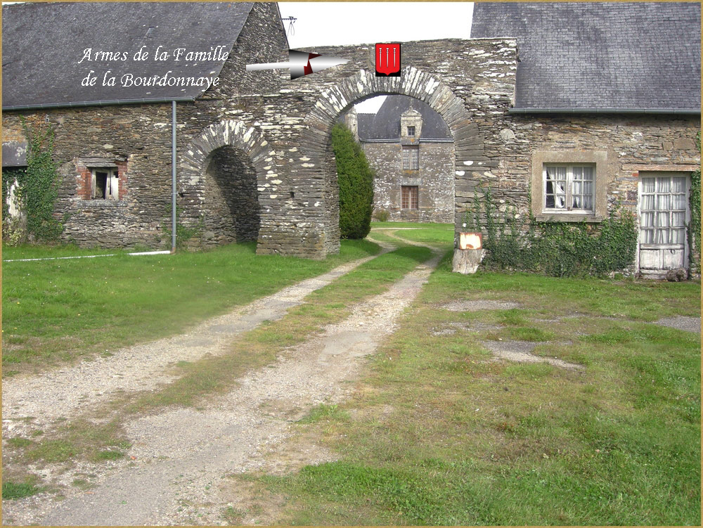 Porte Entr&eacute;e du Prieur&eacute; - 